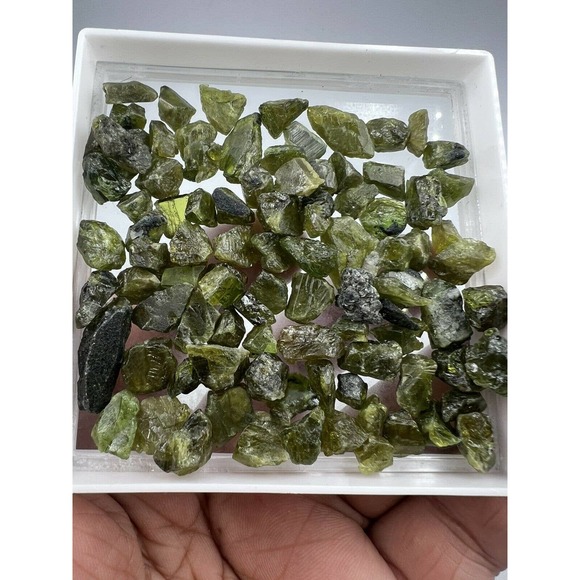 250Ct Epidote Crystal Raw Transparent 2-5Ct Dark Green Gemstone - Picture 6 of 8